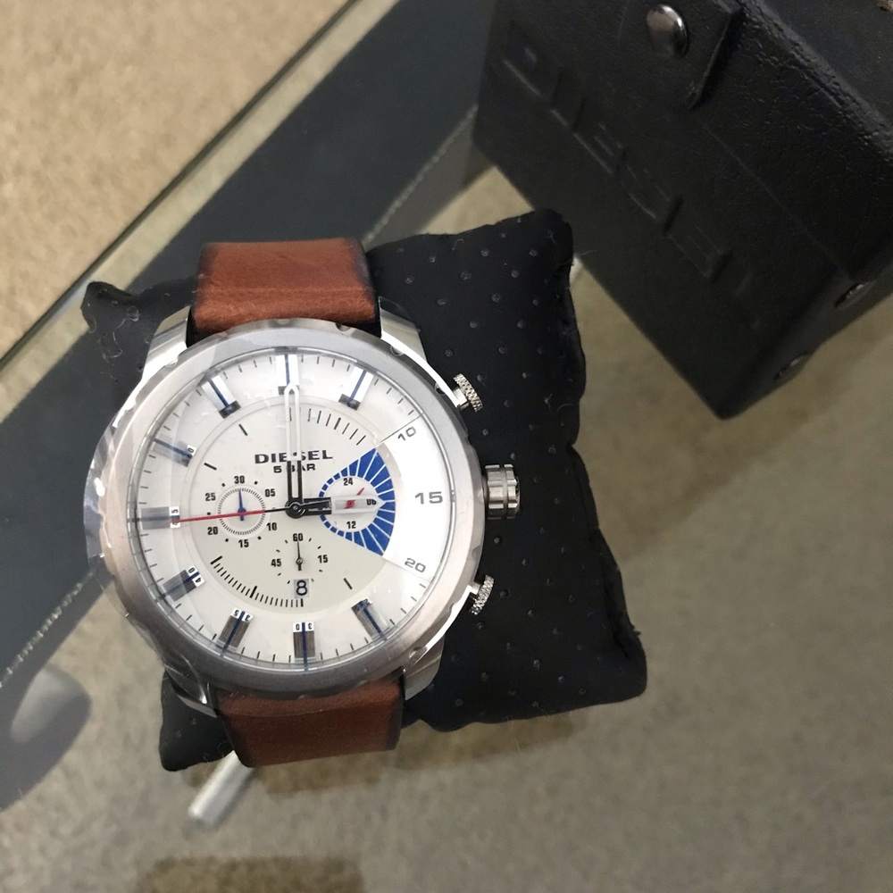 Watch - Picture 3 of 4